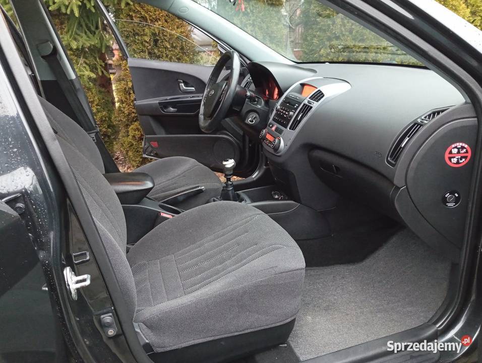 ŁADNA KIA CEED 16 CRDI PRYWATNIE ZAREJESTR ABS sprzedam