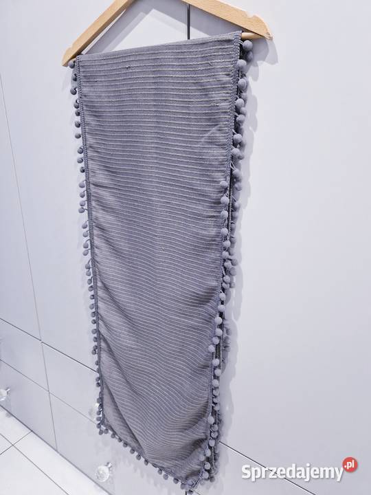 Bieżnik na stół z pomponikami szary Dąbrowa Górnicza