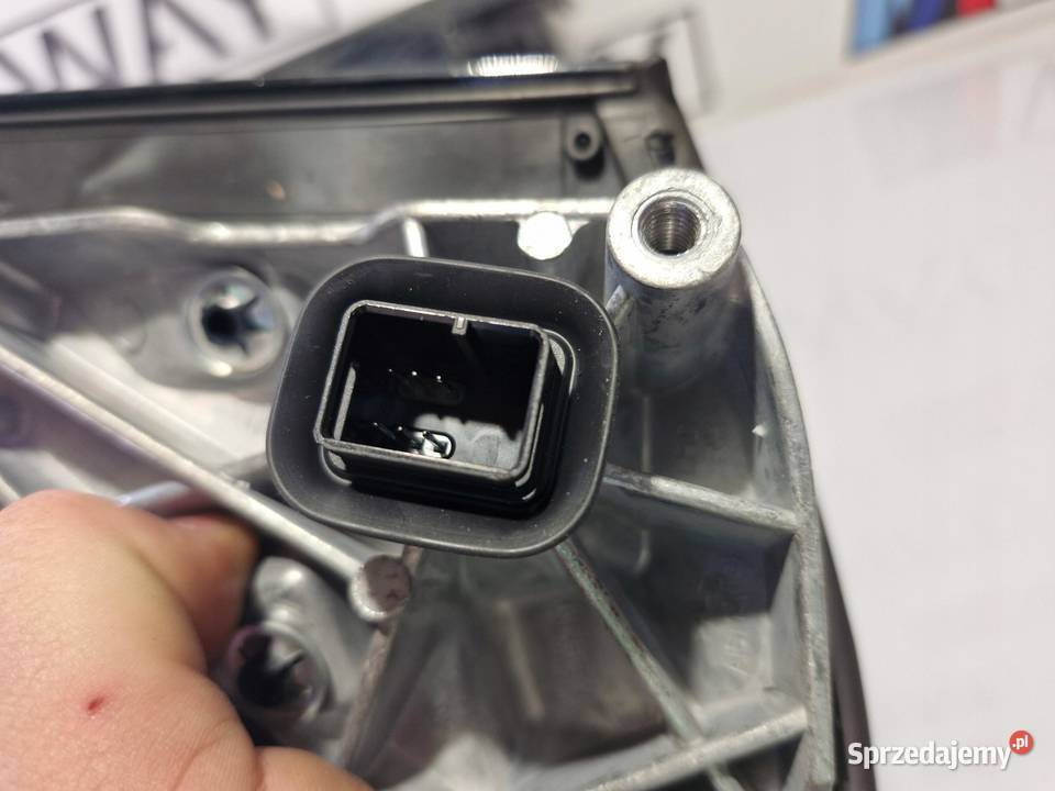 BMW X1 F48 LUSTERKO ZEWNĘTRZNE PRAWE 6 PIN Karoseria