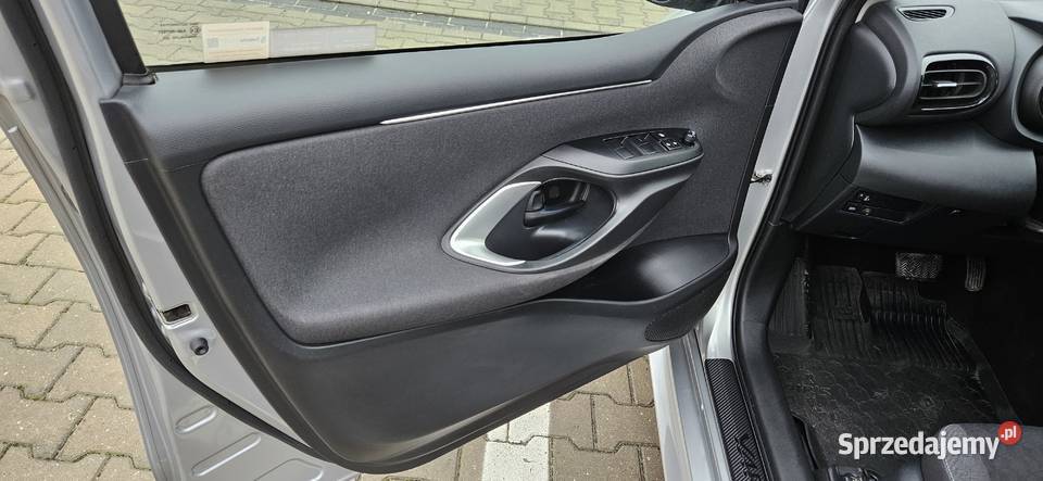 Toyota yaris IV 15 hybryda 22r Comfort mazowieckie Klembów