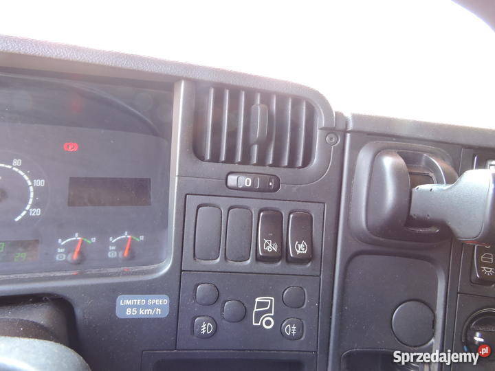 Tandem Scania P310 izoterma z windą 3 t z Myślenice sprzedam