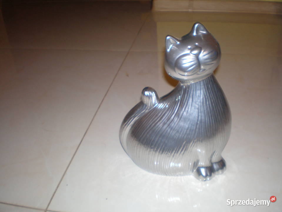 Sprzedam figurkę kota w kolorze popielatym stan Nowy Żmigród