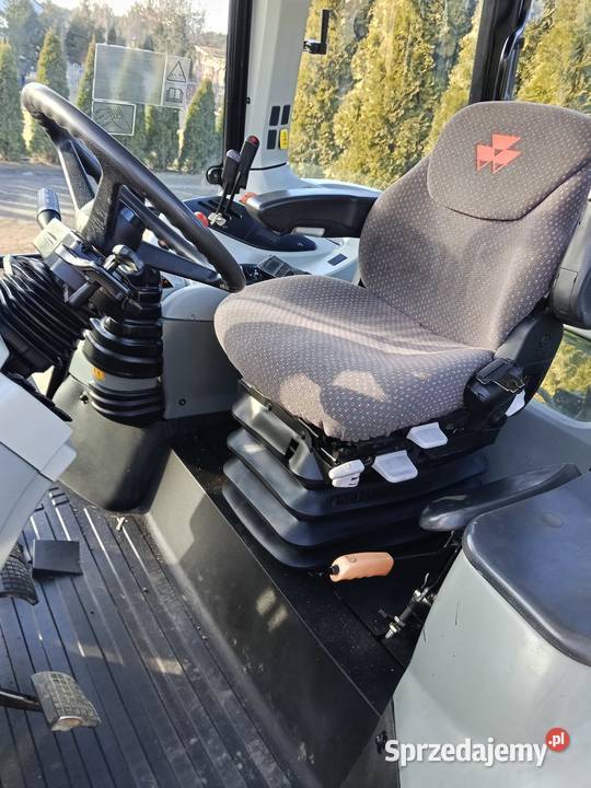Massey Ferguson 5420 z ładowaczem lubelskie Grabów Szlachecki