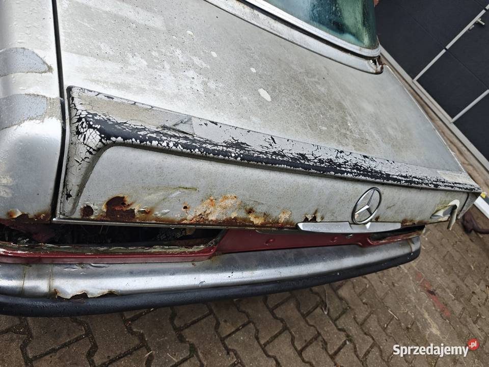 Lotka tylnej klapy Mercedes r107 śląskie Tarnowskie Góry