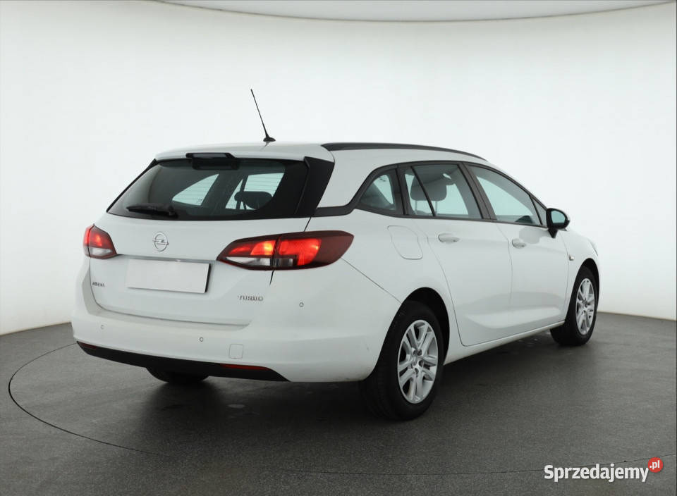 Opel Astra 14 T relingi dachowe