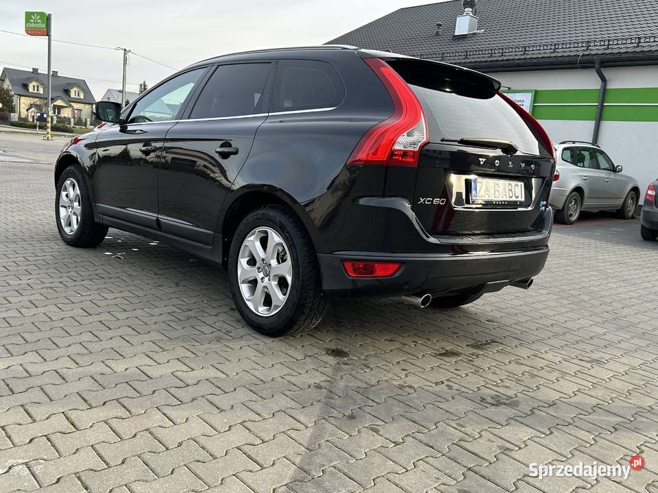 Volvo xc60 AWD 32200km Sarnaki sprzedam