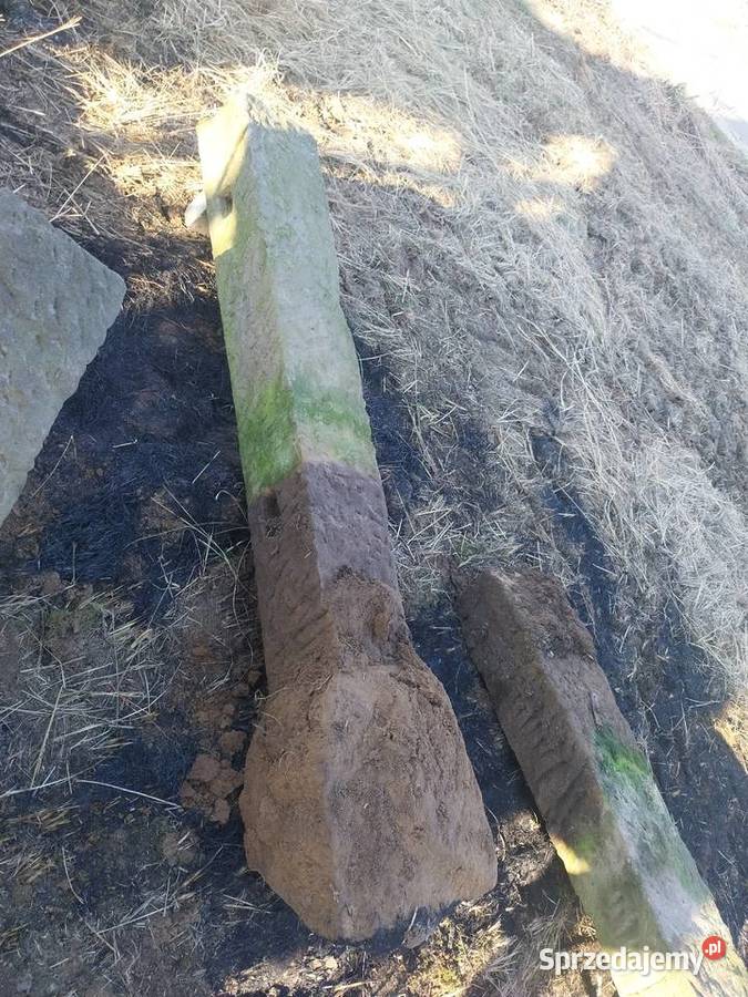 Antyczne słupy ogrodzeniowe z piaskowca Elementy betonowe Ogrodzenia i bramy Waśniów sprzedam