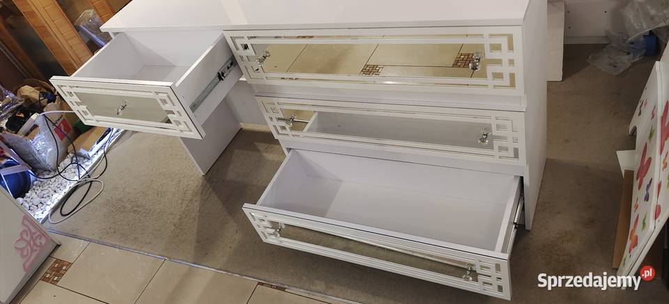 Duża toaletkakomoda biurko z lustrem