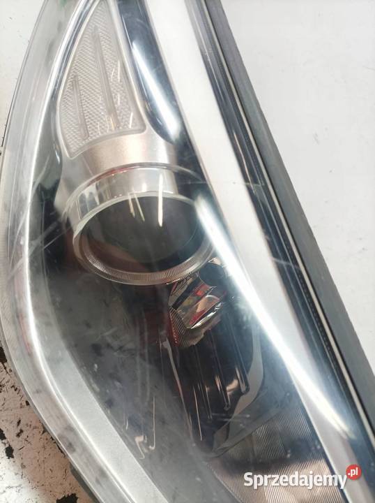 LAMPA PRZÓD PRAWA EU USZKODZONA Hyundai i30 III