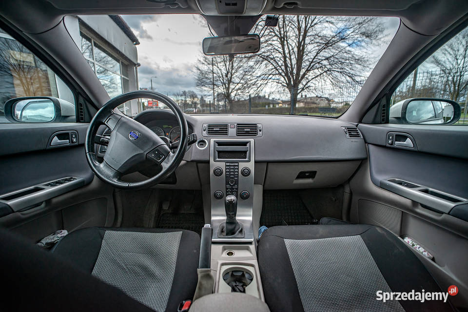 Srebrne Volvo V50 20D z 2006 r Sosnowiec sprzedam