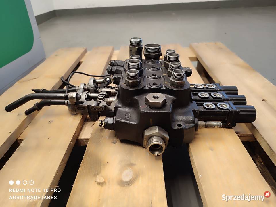 Rozdzielacz 7GHI514095 AMMANN Manitou MLT 627 Wilkowo