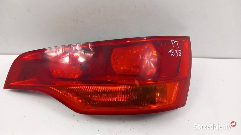 AUDI Q7 4L LAMPA TYŁ PRAWA W KLAPĘ