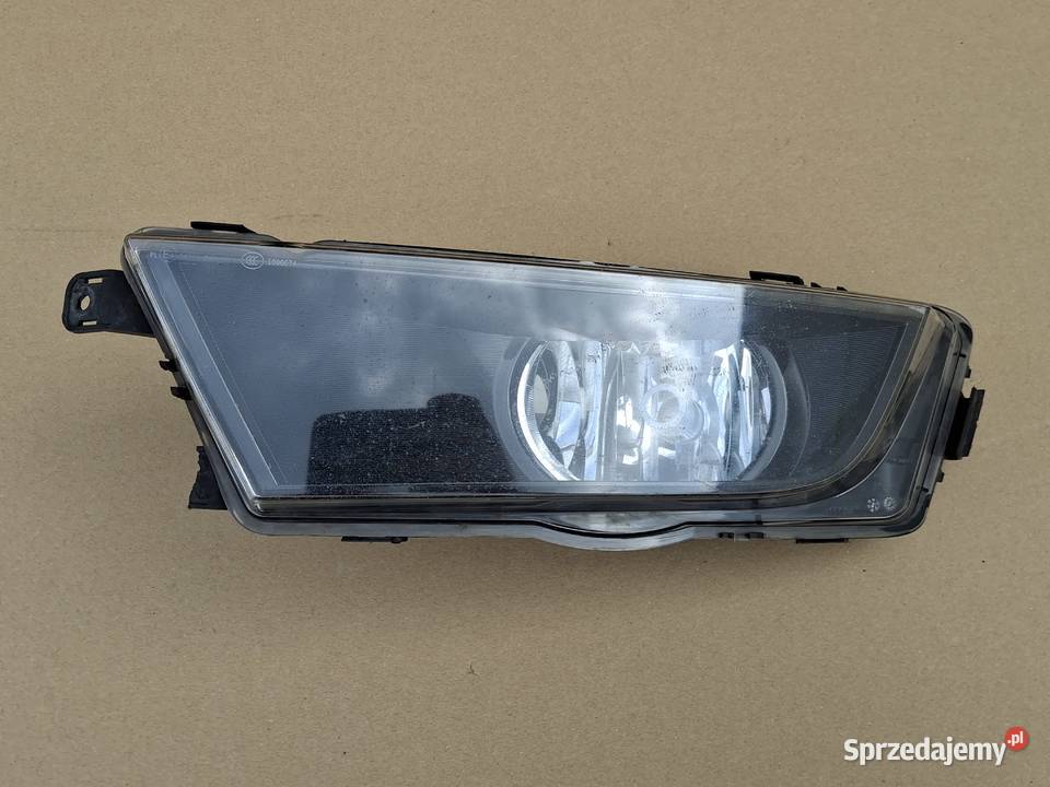 SKODA OCTAVIA III 3 HALOGEN LEWY LAMPA osobowe Bieleń