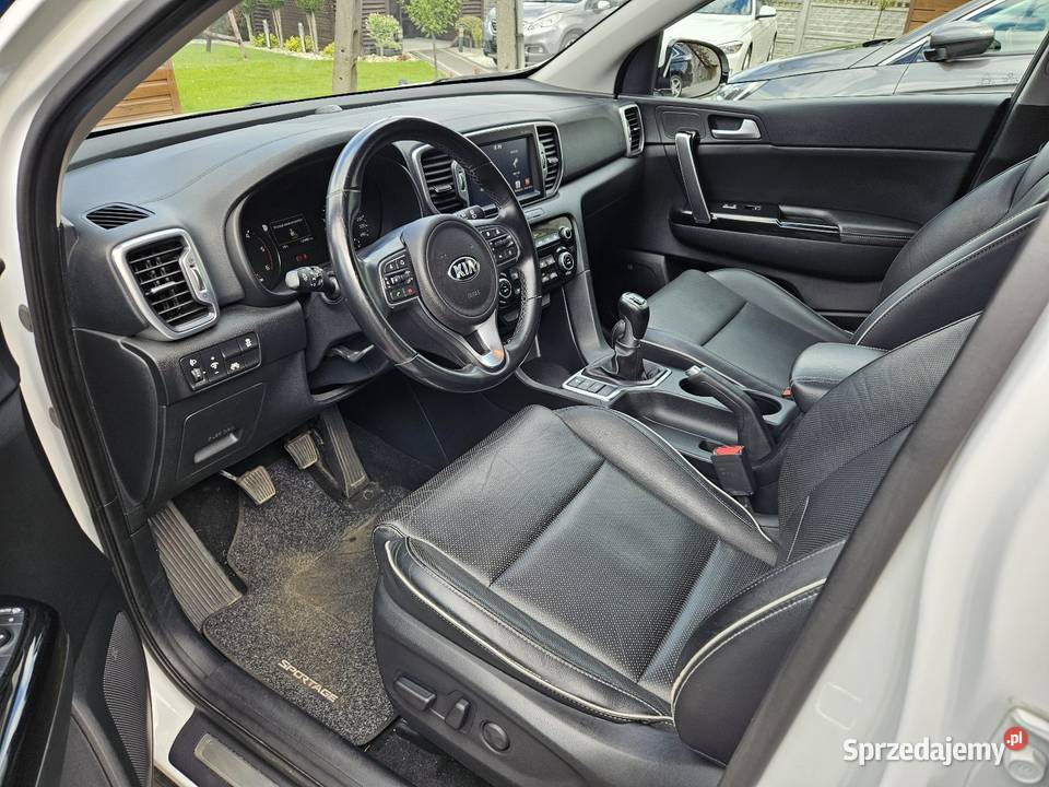 Kia Sportage Mały Przebieg Bogate Wyposażenie