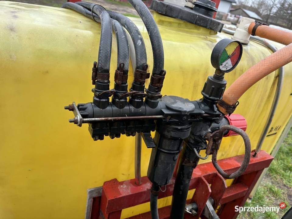 Opryskiwacz KWAS 400 belka 12m Amazone