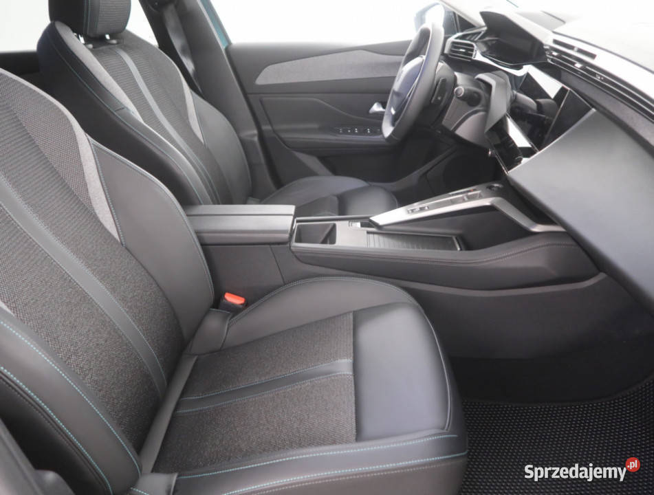 Peugeot 308 12 PureTech komputer pokładowy