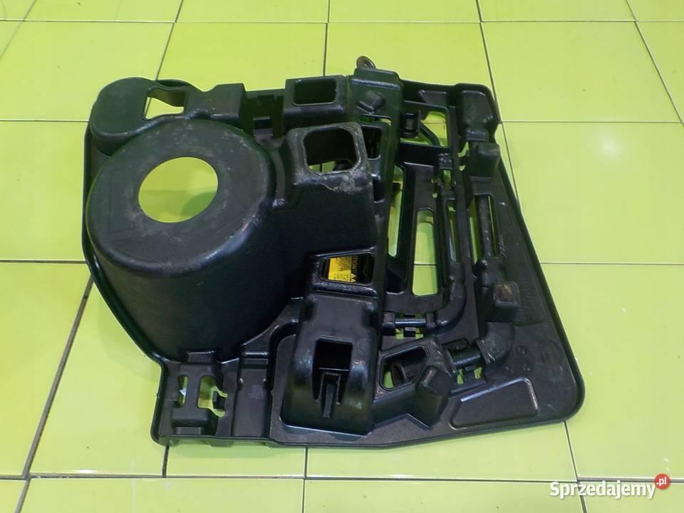 TOYOTA PRIUS III 10r 18 VVTI 5D zestaw naprawczy Suków sprzedam