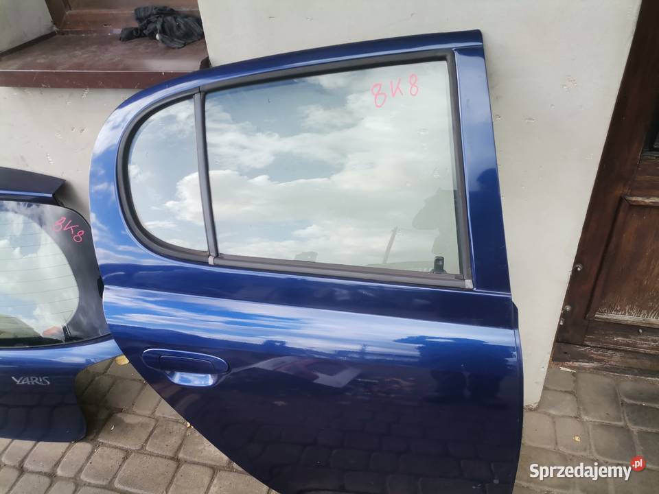 DRZWI PRAWY TYŁ TOYOTA YARIS 1 8K8 małopolskie