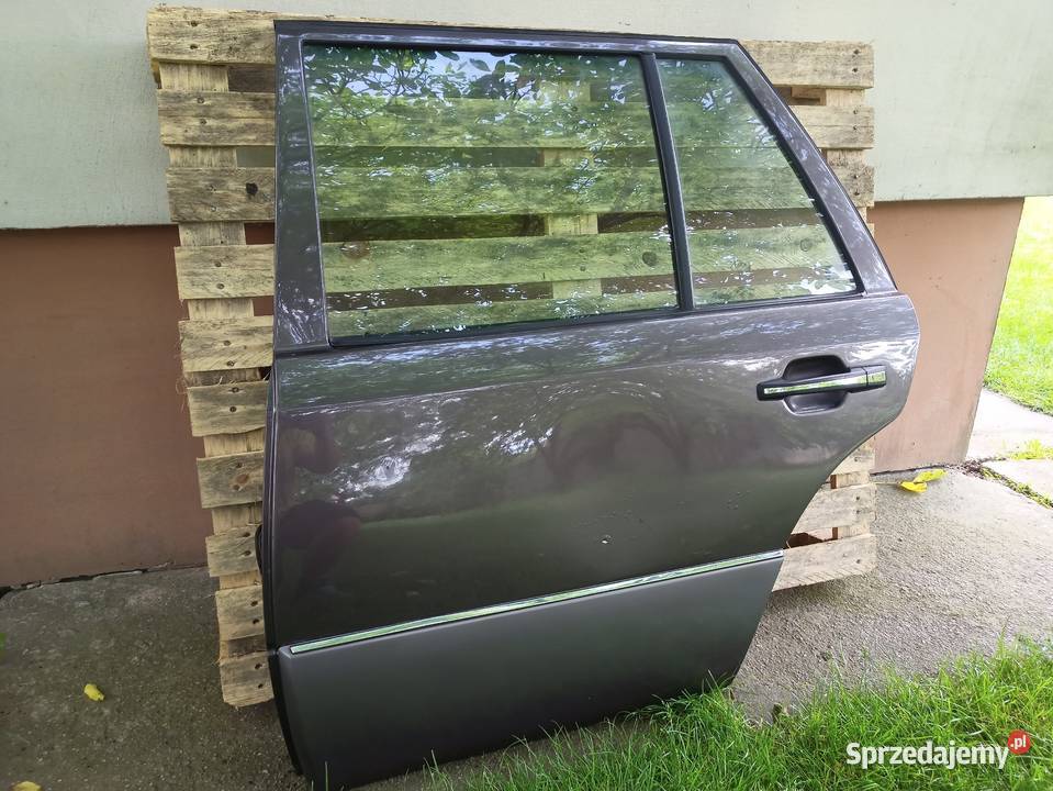 Mercedes W124 TE kombi drzwi lewe tył tylne Karoseria