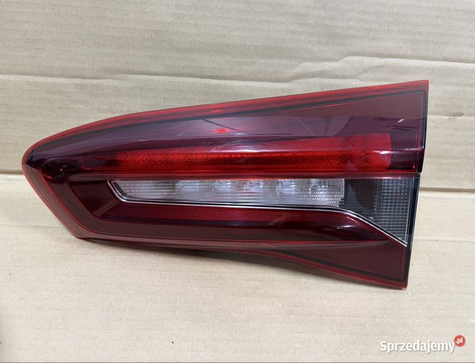 LAMPA PRAWA TYLNA W KLAPĘ LED FORD FOCUS MK4 Drezdenko