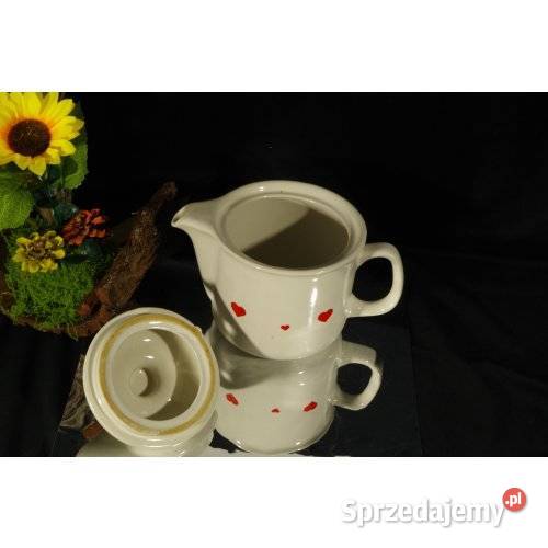 Porcelanowy dzbanek z pokrywką czerwone serca