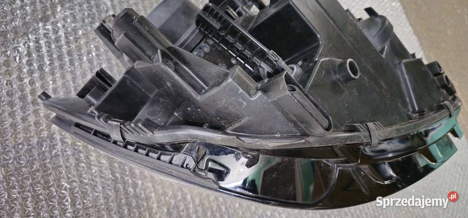 Vw Touran 5T lewa lampa 5TB941005A Przygodzice sprzedam