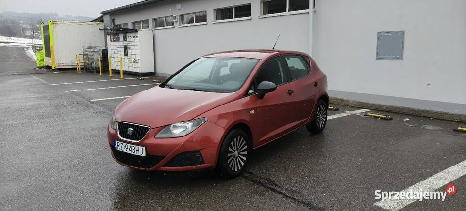 Seat Ibiza 12 benzyna Niski przebieg Salon sprzedam