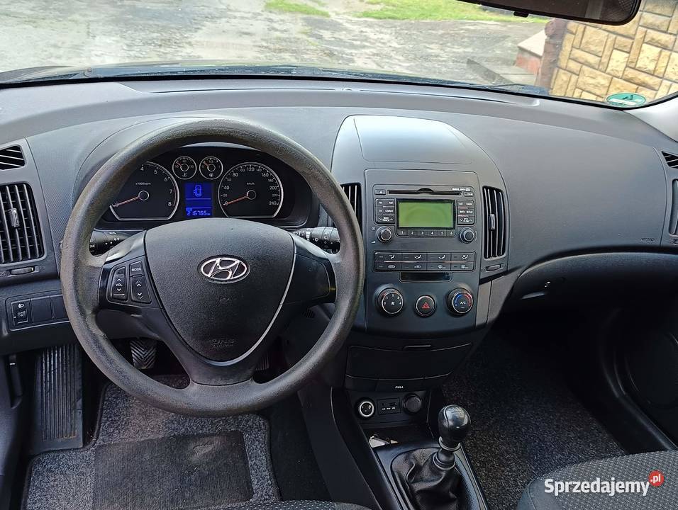 Hyundai i30 14i 109 216 2010r Czarny Klima Trzcianka