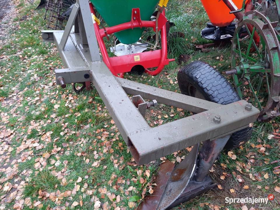 Pług do oborywania miedzy jednoskibowy Bucze