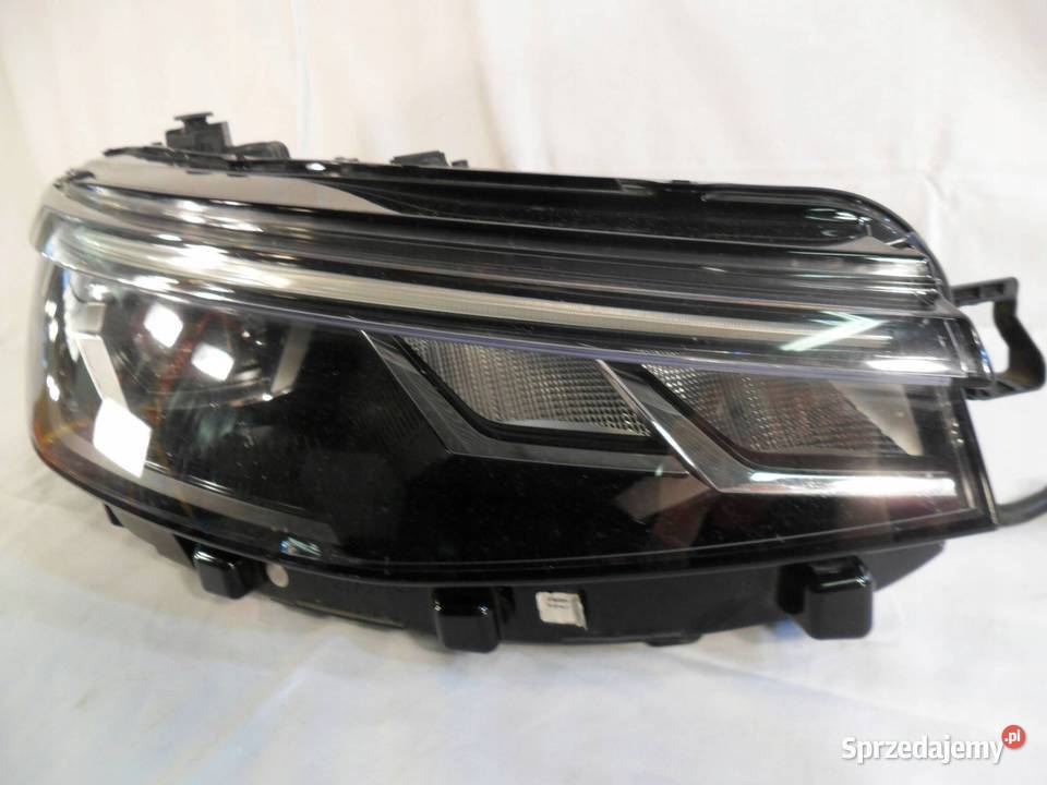 REFLEKTOR PRZÓD STRONA PRAWA VOLKSWAGEN PASSAT