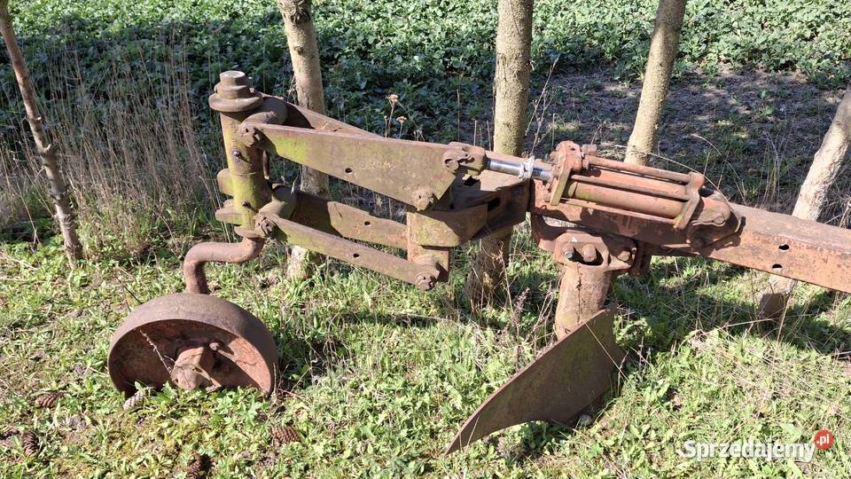 Pług 6 skibowy zagonowy półzawieszany Czewujewo