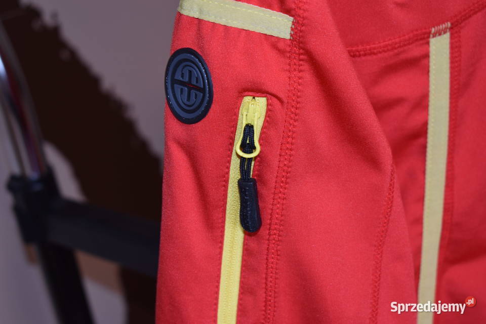 Czerwona Sportowa Bluza Brandsdal Norweska