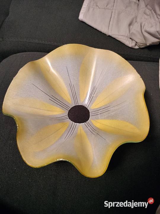 Szklany żółty klosz prl