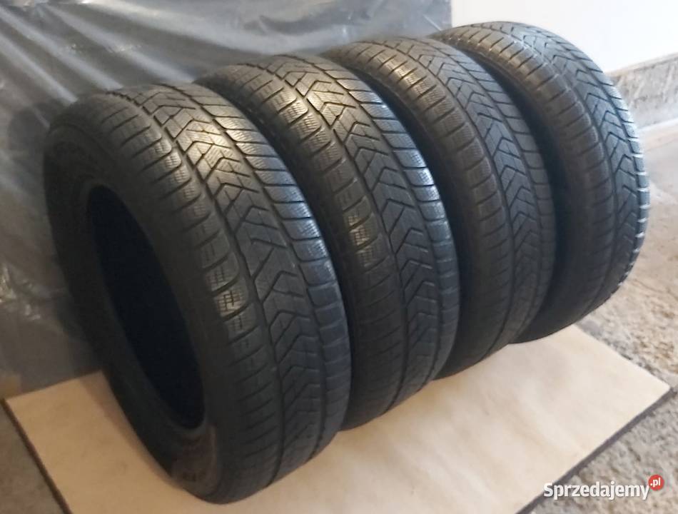 Komplet opon zimowych Pirelli Scorpion Winter