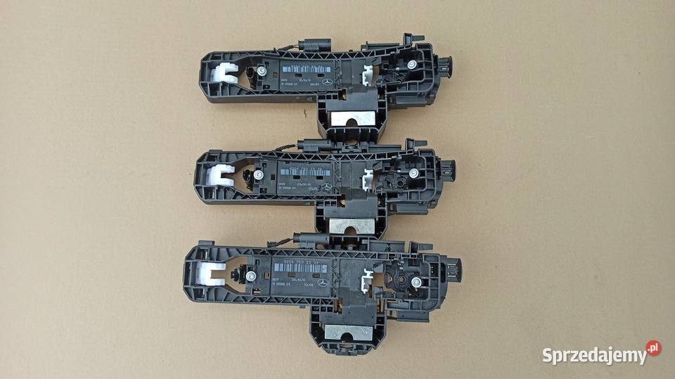 MERCEDES W166 W204 W218 STELAŻ MECHANIZM KLAMKI Trzciel