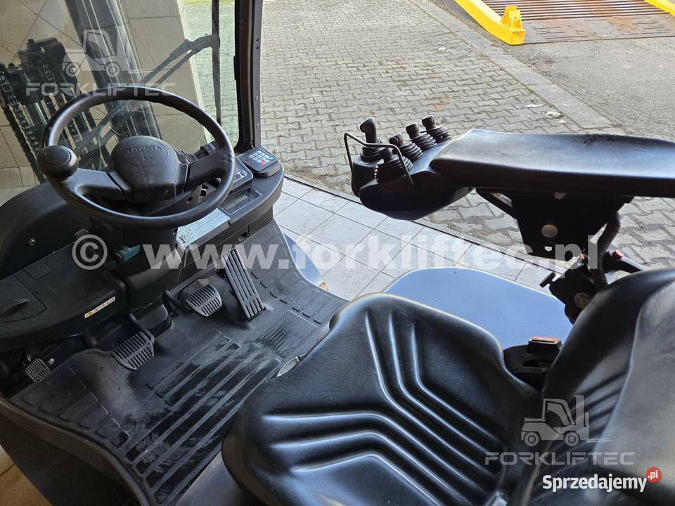 Wózek Widłowy TOYOTA 8FGF18 TOYOTA 8FG18 widlak