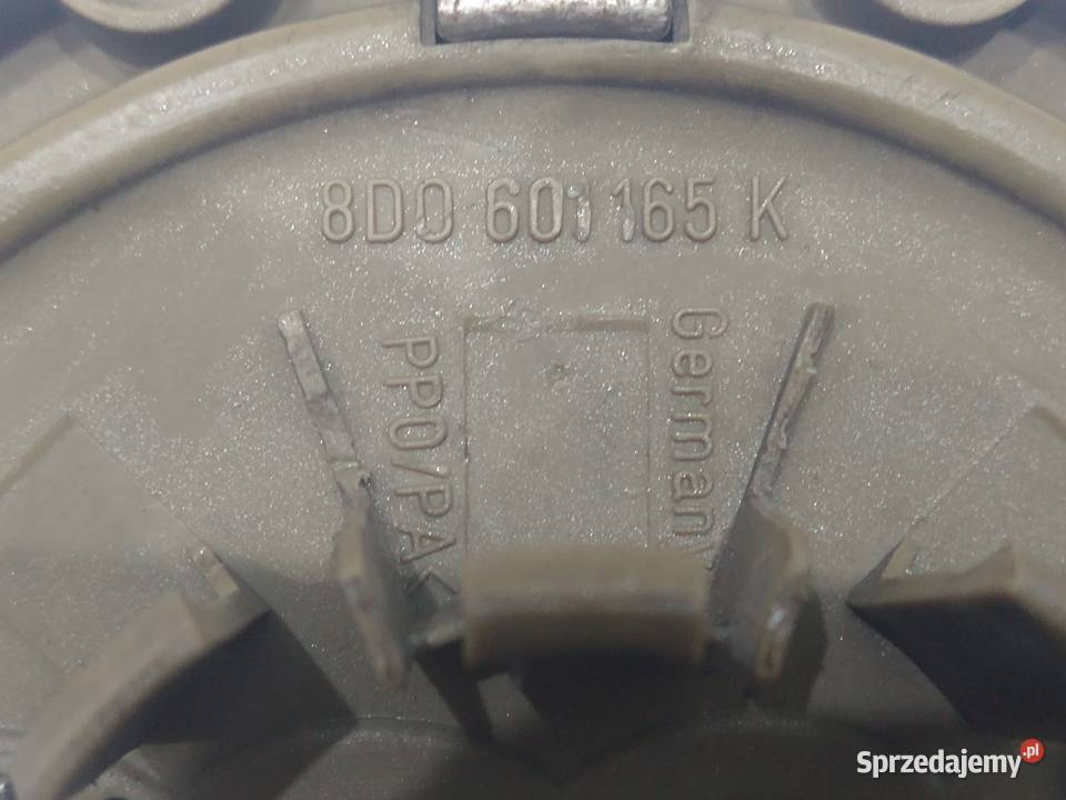 Dekiel Dekielek Felgi Audi A3 A4 A6 A8 8D0 601 osobowe