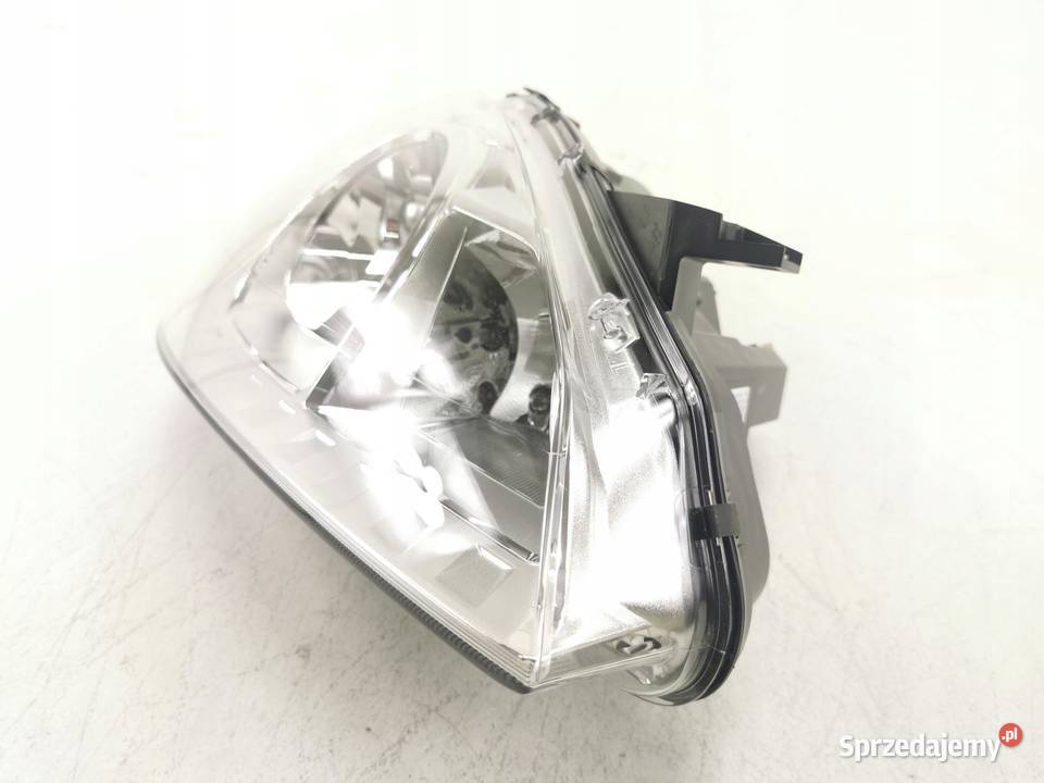 LAMPA PRAWY PRZÓD MERCEDES AKLASA W169 0412