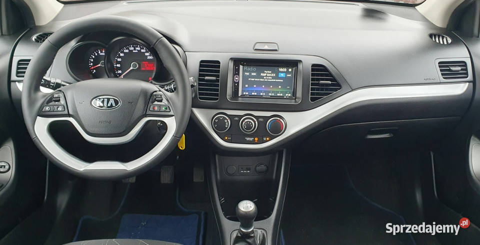 Toyota Yaris Oryginalny lakierPodgrzewana aluminiowe felgi sprzedam