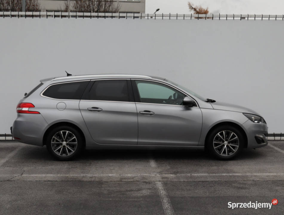 Peugeot 308 12 PureTech Rok produkcji 2014 Lublin sprzedam