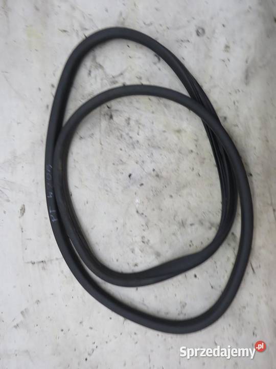 USZCZELKA DRZWI LEWY TYŁ SEDAN MERCEDES W205 lubelskie