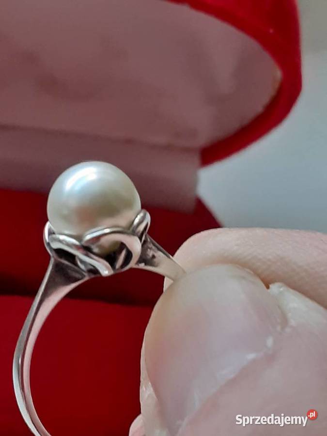 Pierścionek z perłą 925