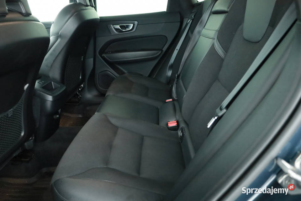 Volvo XC60 B4 AWD podgrzewane fotele mazowieckie Piaseczno