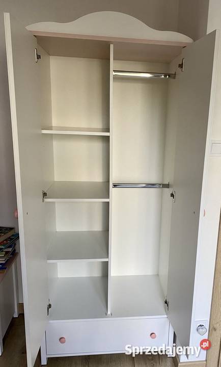 Sprzedam łóżko szafę i komodę Żary