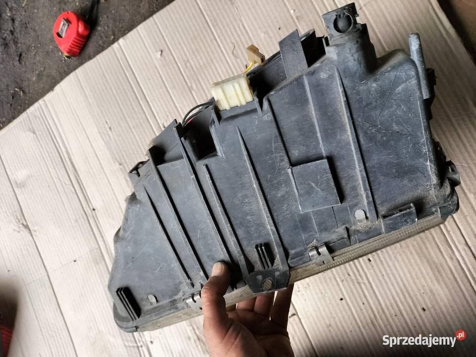 LAMPA PRZÓD PRZEDNIA PRAWA REFLEKTOR CITROEN Kamień-Kolonia sprzedam