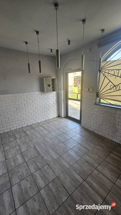Samodzielny lokal usługowy 20 m2 z ziałka 11 ara