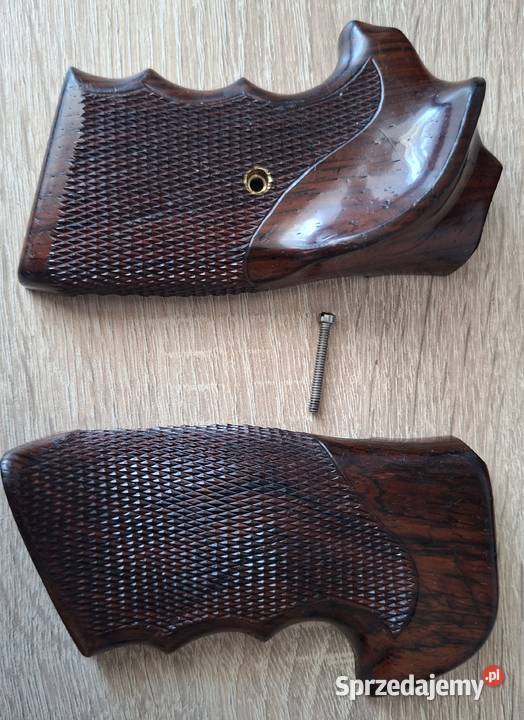 Anatomiczne okładki okładziny Colt Python Legionowo