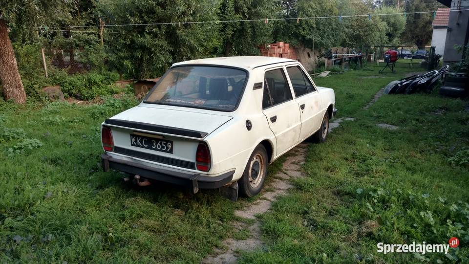 Skoda 105S 1983r pojazd historyczny czarne Działoszyce