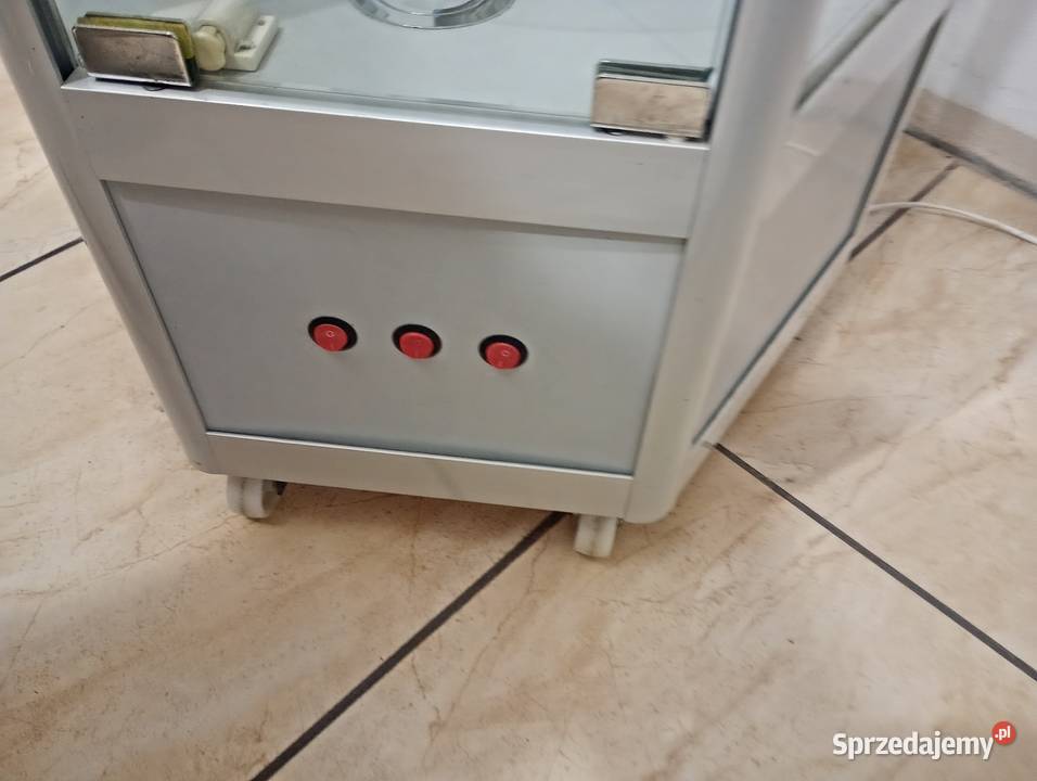 Sprzedam witrynę szklaną ozdobną biżuteria Piekoszów