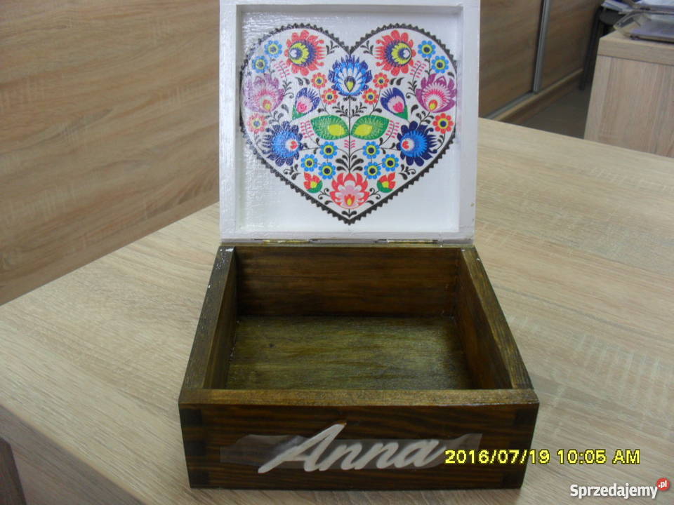 Niepowtarzalna szkatułka decoupage z imieniem Bochnia